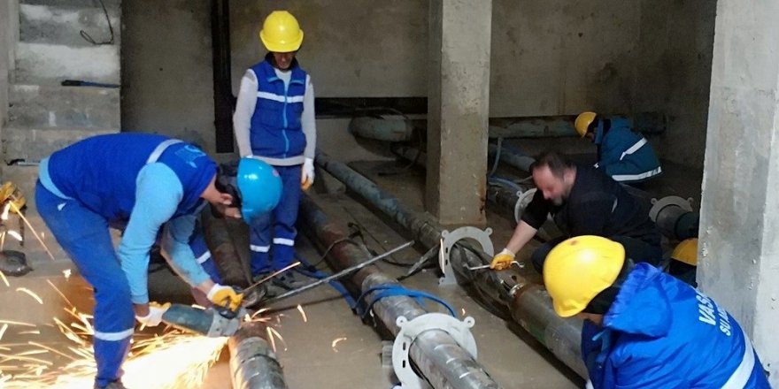 TOKİ konutlarına su verilmesi için yoğun çalışma sürüyor