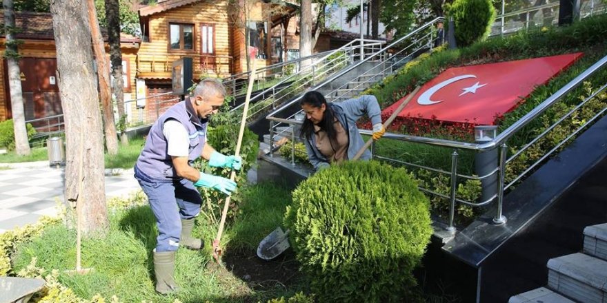Parklarda bakım çalışması