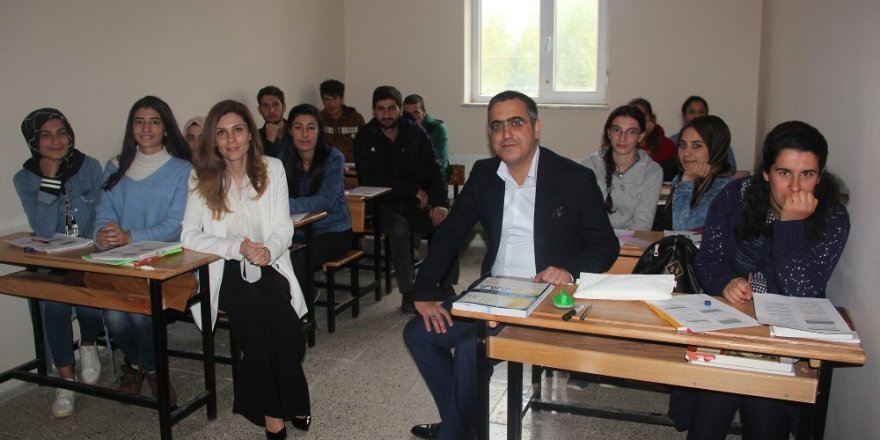 Muradiyeli öğrenciler üniversiteye hazırlanıyor