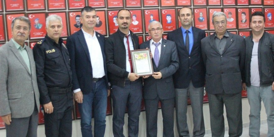 Şehit Aileleri Derneği anlamlı yardımı ödüllendirdi
