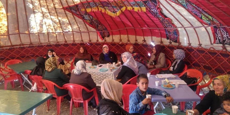 Ak Parti Erciş Kadın Kolları Başkanlığı ‘Han Otağı’ kurdu