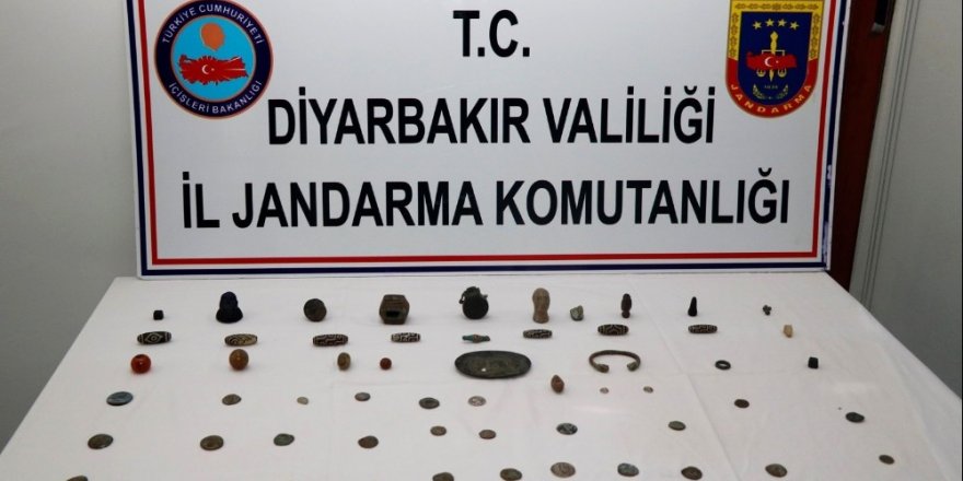 Diyarbakır’da tarihi eser kaçakçıları suçüstü yakalandı
