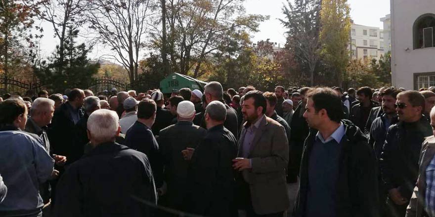 Selman Kaya babasını kaybetti