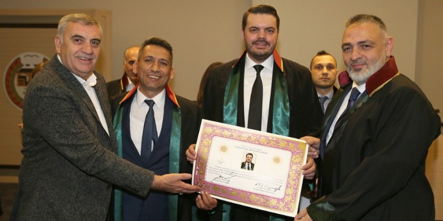 Başkan Toçoğlu, oğlunun avukatlık yemin törenine katıldı