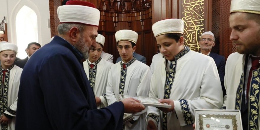 İcazetlerini alan öğrenciler hafız oldular