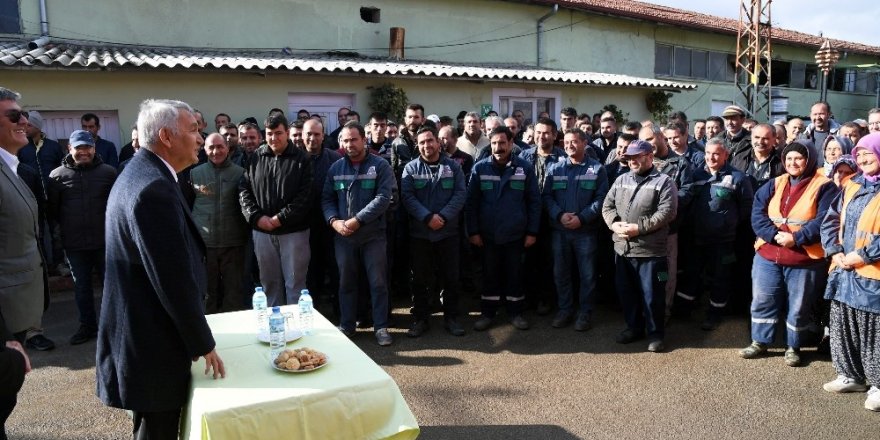 Başkan Günaydın, Park ve Bahçeler personeliyle buluştu