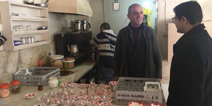 Kaymakam Özdemir, esnafları ziyaret etti