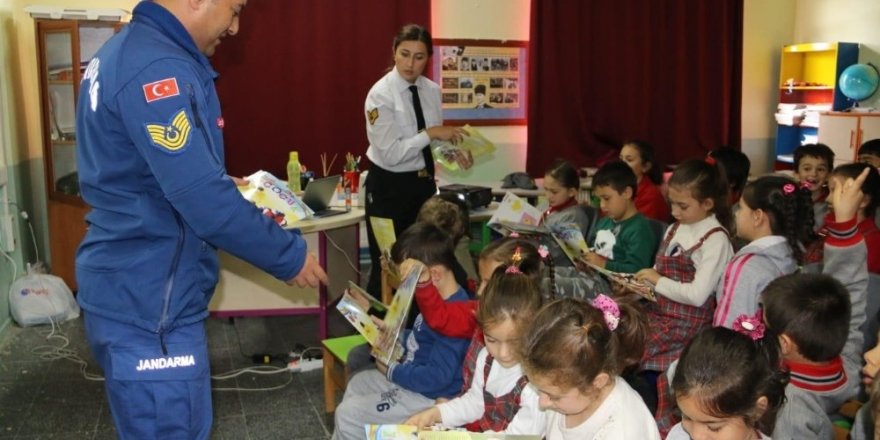 İlçe Jandarma Komutanlığından çocuk güvenliği semineri