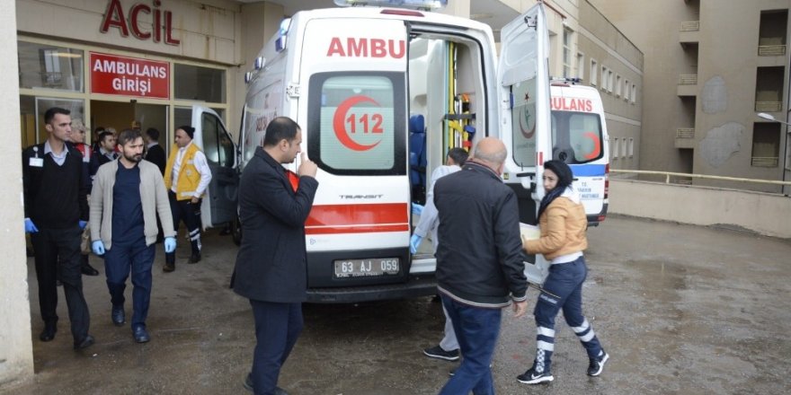 Belediye işçilerini taşıyan kamyonet takla attı: 6 yaralı