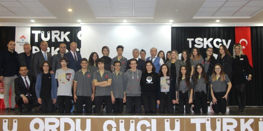 Lise öğrencilerinden TSK Güçlendirme Vakfı’na destek