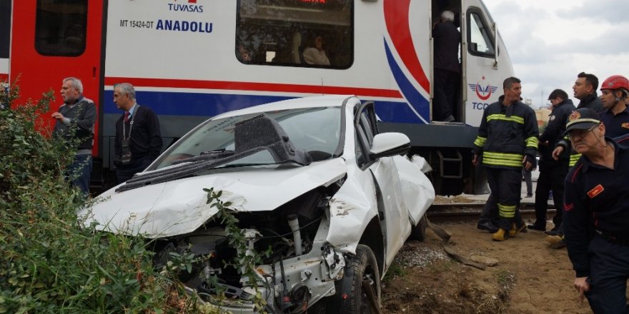 Kapalı bariyerden geçmeye çalışan eski baş komiser trenin altında kaldı