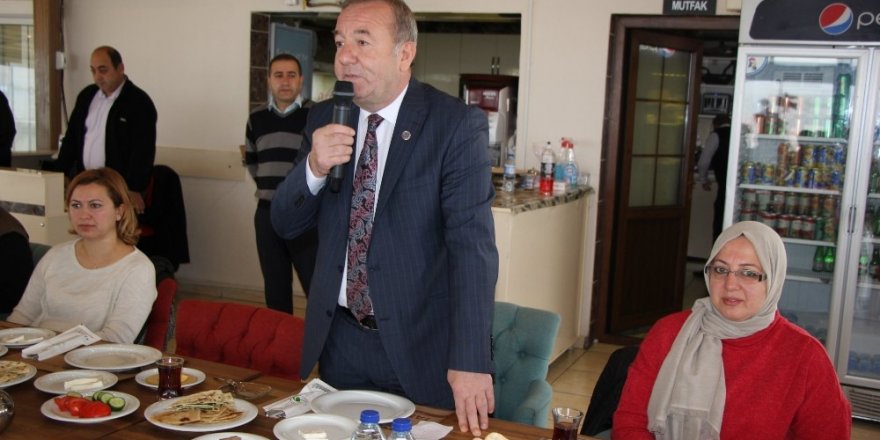 Başkan Şahiner bayanlar ile kahvaltıda buluştu
