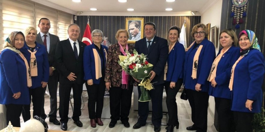 Büyükşehire sosyal belediyecilik övgüsü
