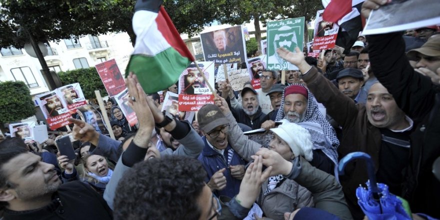 Tunas’ta halk Suudi Veliaht Prens’in ziyaretini protesto etti
