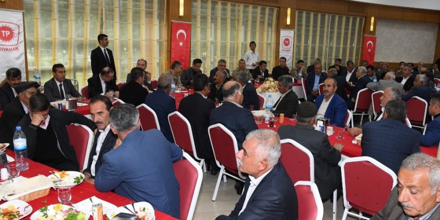 Vali Aykut Pekmez köy muhtarlarıyla buluştu