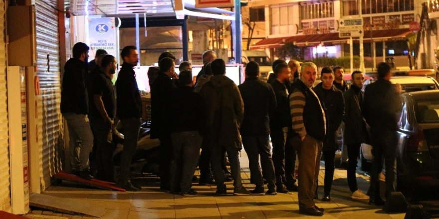 Taksicilerin UBER sürücüsüne tacizi kamerada