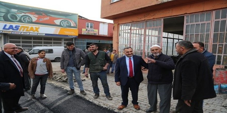 Başkan Cabbar Sanayi Caddesindeki Sıcak Asfalt Çalışmalarını Denetledi