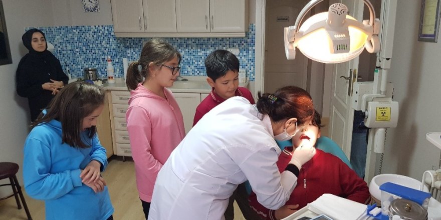 Kartepeli minikler diş hekimleri gününü kutladı