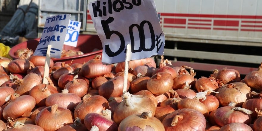 Soğan göz değil, cep yakmaya devam ediyor