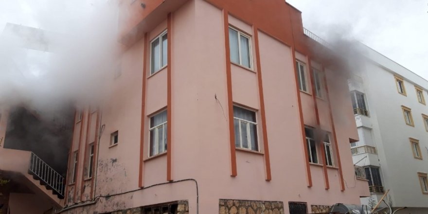 Suriyeli ailenin oturduğu evde yangın