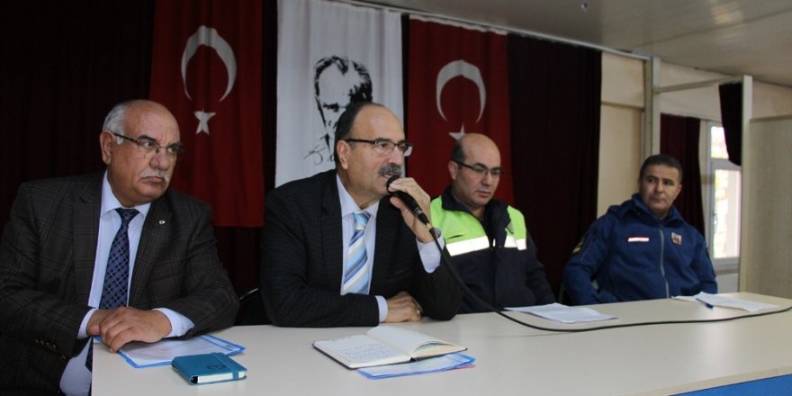 Milli Eğitim ve trafik timlerinden servis sürücülerine seminer