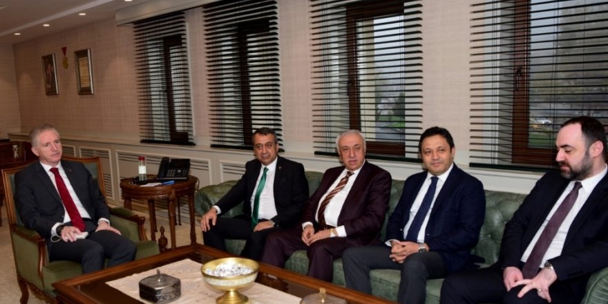 Vali Gül ihracatçılarla buluştu