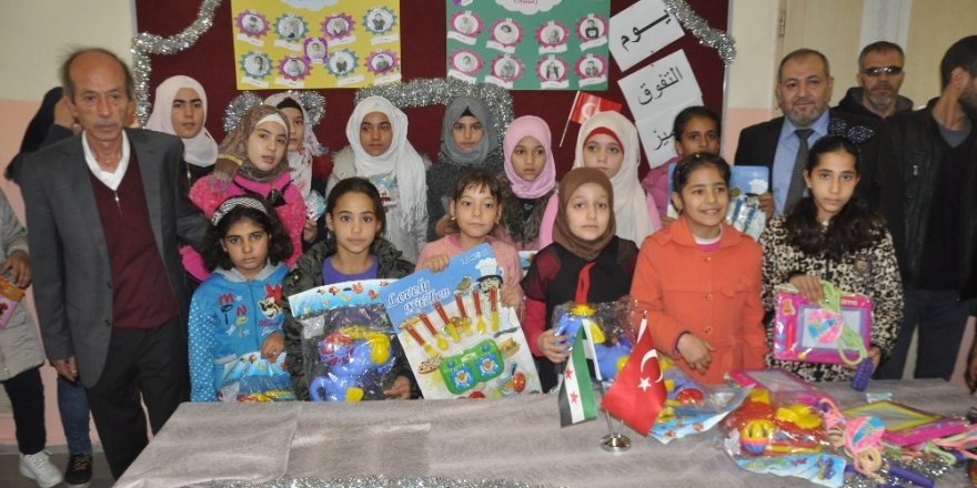Suriyeli öğrenciler ödüllendirildi