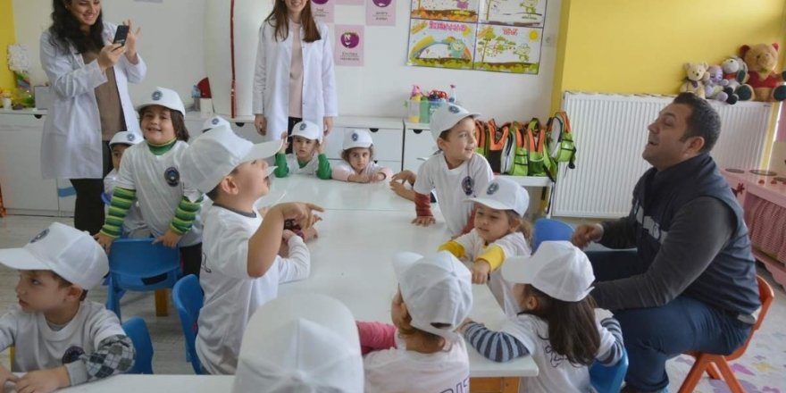 Aliağa Belediyesi zabıtasından miniklere eğitim