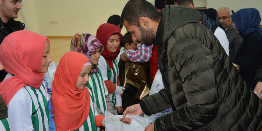Konyaspor, 300 çocuğu sevindirdi