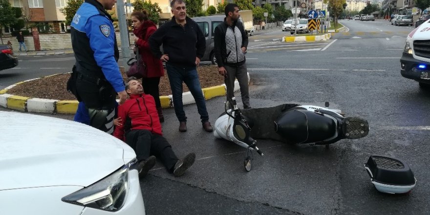 Aydın’da trafik kazası, motosiklet sürücüsü hastaneye kaldırıldı