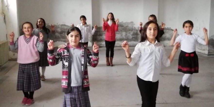 Kütahya yöresel oyunları öğrencilere de öğretiliyor