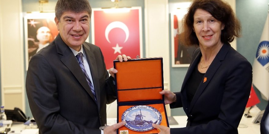 Hollanda Büyükelçisi’nden Türel’in vizyon projelerine övgü
