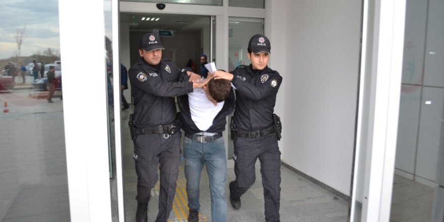 İki ayrı hırsızlık suçundan aranan cezaevi firarisi yakalandı