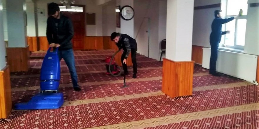 Kyk’lı Gençler Tercan’da Cami temizlediler