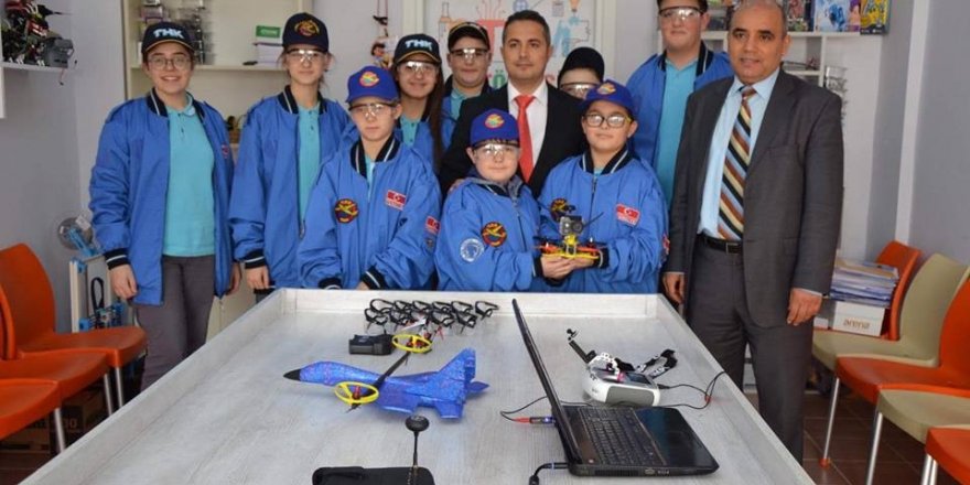 Öğrenciler kendi drone’larını yaptı