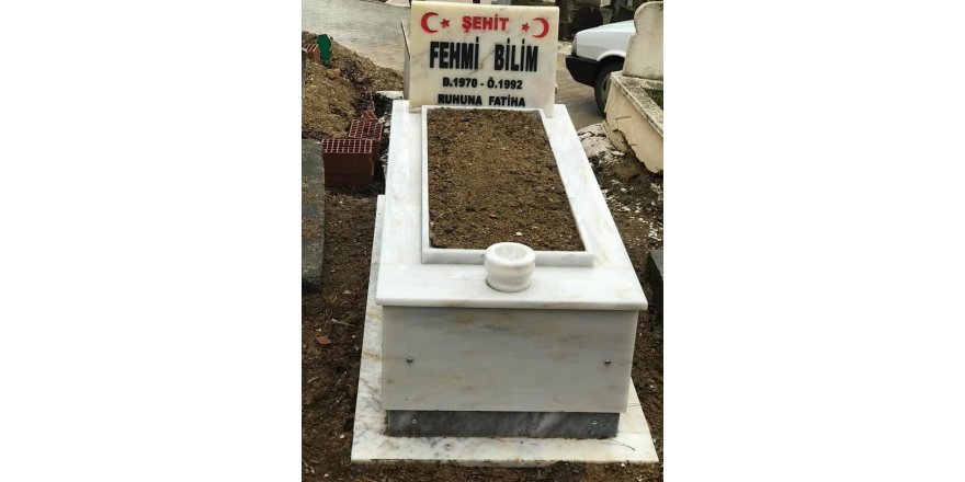 Başkan Şahiner şehit kabrini yaptırdı