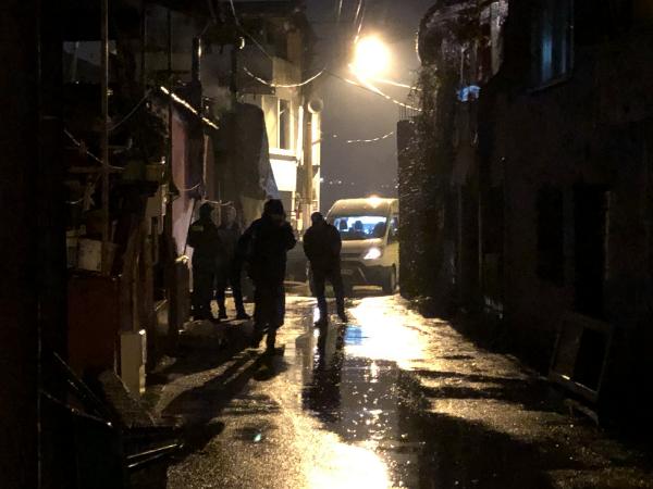 Babasını dövüp, bıçakladı