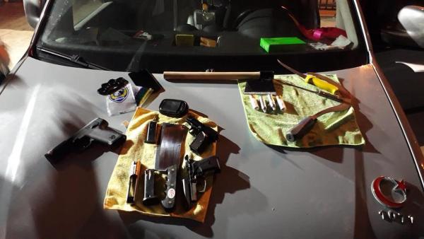 Şüphe üzerine durdurulan otomobilden cephanelik çıktı