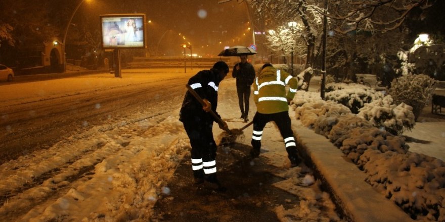 Başkent kara teslim oldu