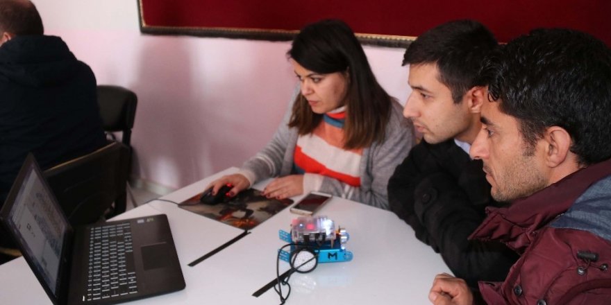 Mutki’de geleceğin teknolojisine yön verecek nesiller yetişecek