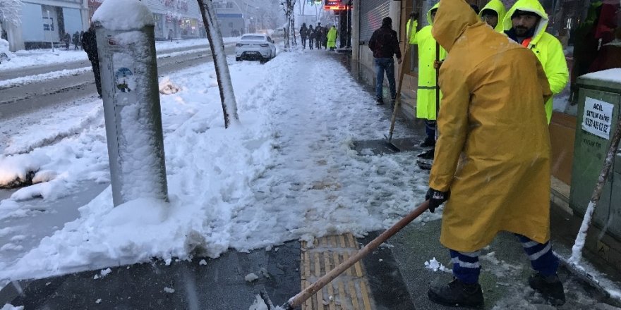 Tokatlılar güne kar sürprizi ile başladı