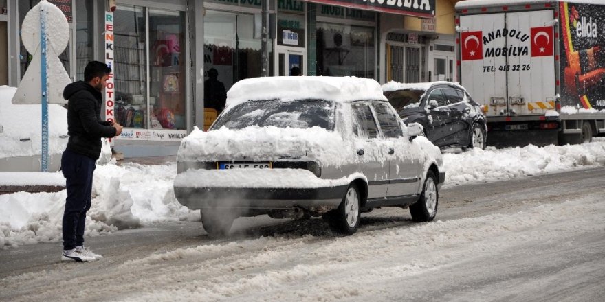 Sorgun’da kar yağışı etkili oldu