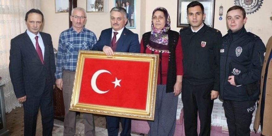 Vali Yazıcı şehit ailelerini ziyaret etti