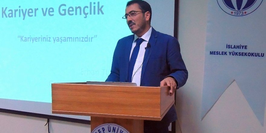 Kariyer ve gençlik konferansına yoğun ilgi