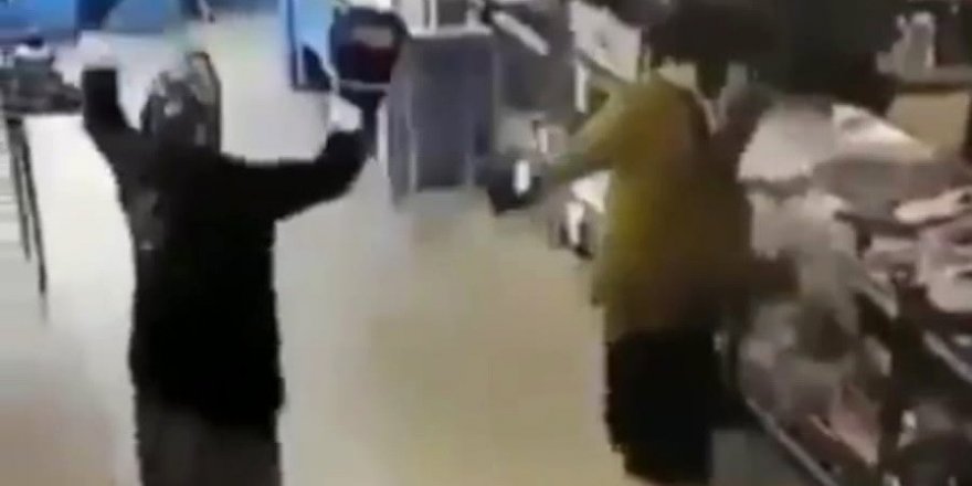Marketteki boksör kadınlar gülmekten kırdı geçirdi