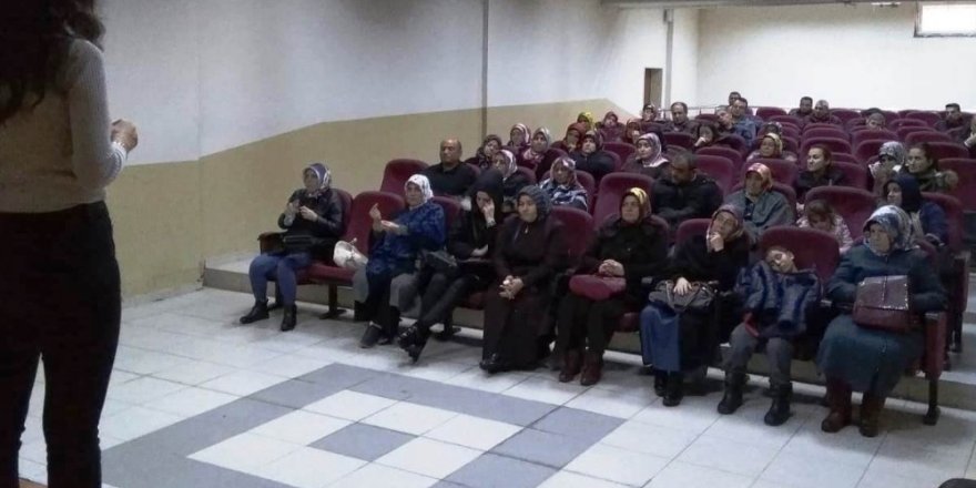 Velilere çocuk istismarına karşı eğitim verildi