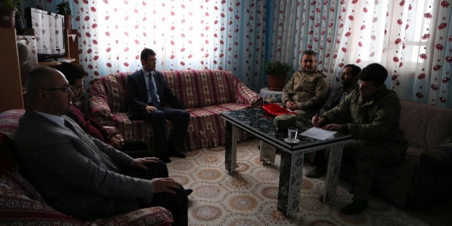 Şehit Özkur’un eşyaları ailesine teslim edildi