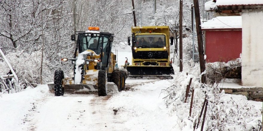Yozgat’ta 339 köy yolları ulaşıma kapandı