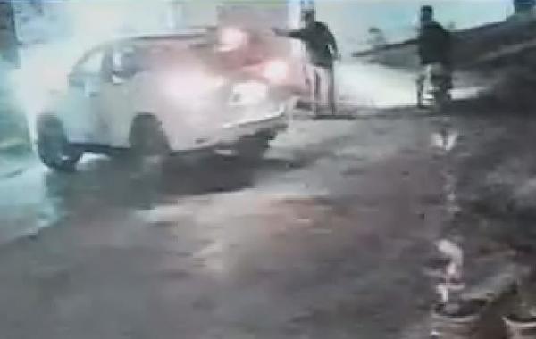 Eski vekil evinin önünde öldürüldü... O anlar güvenlik kamerasında