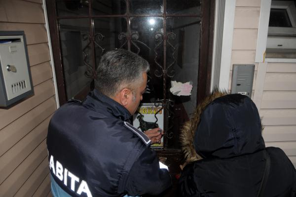 Çatlakların oluştuğu 2 bina boşaltıldı